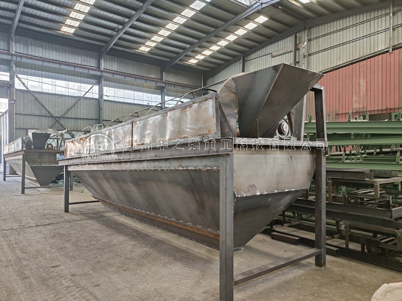 顆粒有機(jī)肥設(shè)備對(duì)肥料生產(chǎn)的意義主要體現(xiàn)在幾個(gè)方面?